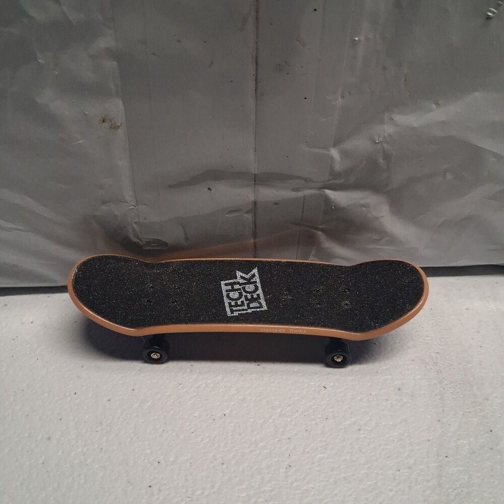 Ultra Rare Santa Cruz Tech Deck‎ Mini Skateboard